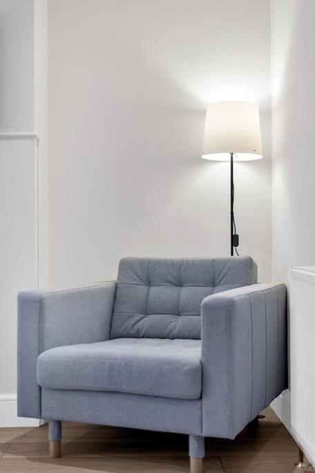 Bromstone House, *